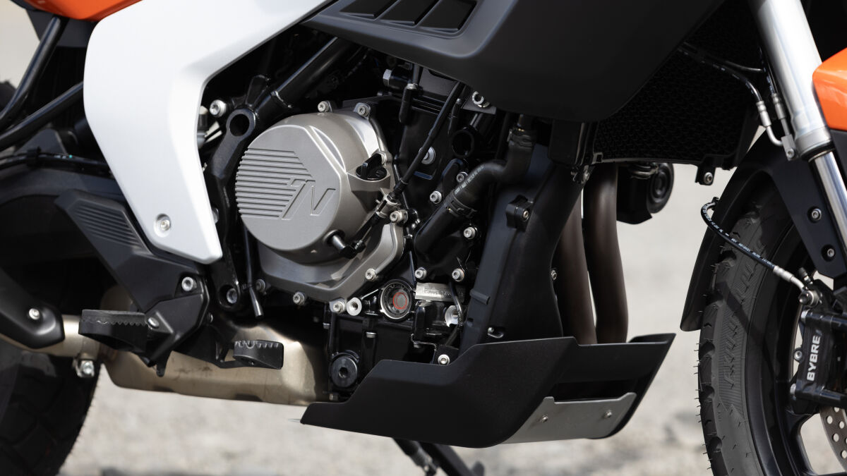 Lecker Motörchen: Der funkelnagelneue Zweizylinder holt aus 585 ccm Hubraum 70 PS und 57,5 Nm