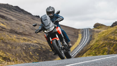 Norton Atlas 2026 Island fahrend