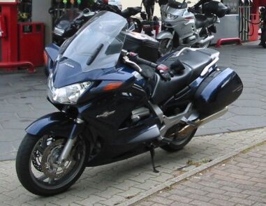 Motorrad von St1300