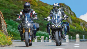 Vergleichstest: Kawasaki Ninja 1000SX Tourer vs. Yamaha MT-10 SP Tourer Edition 