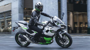 Kawasaki Ninja 7 Hybrid vorgestellt – Verbrenner mit Elektropower