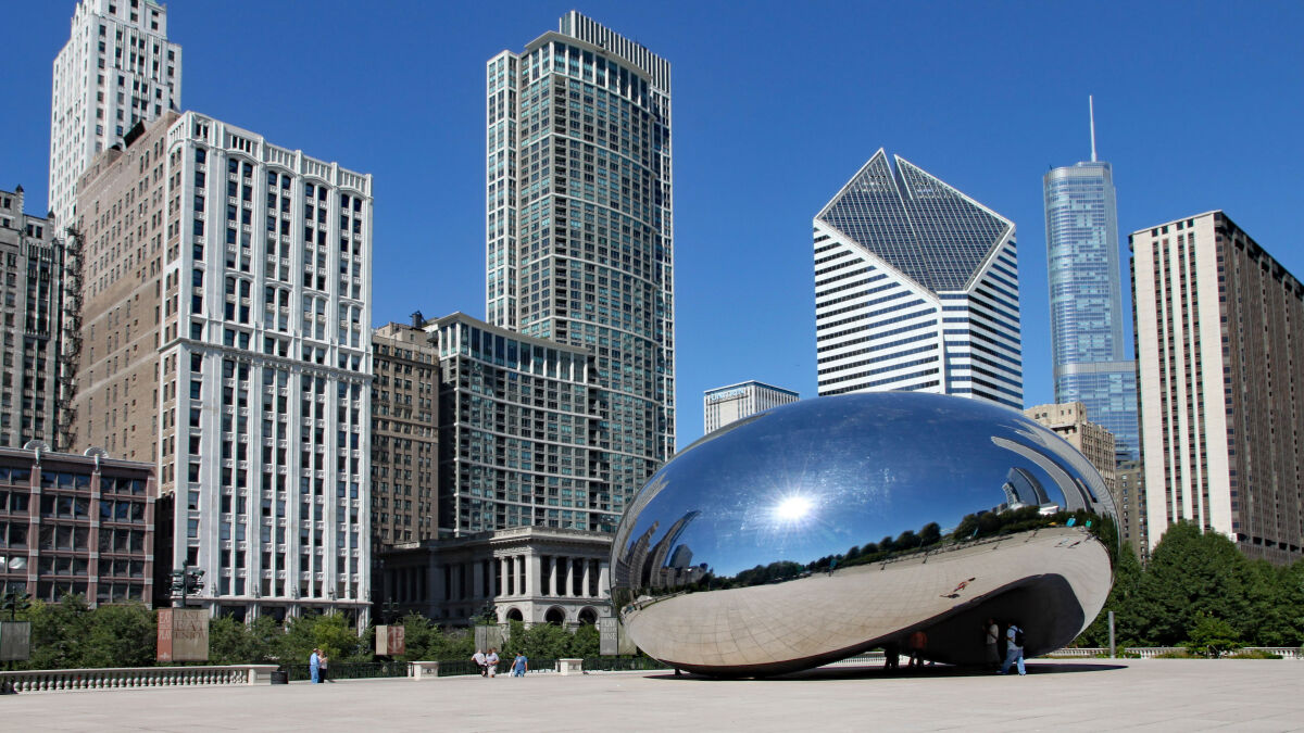 Cloud Gate im Millennium Park, bekannt als „The Bean“