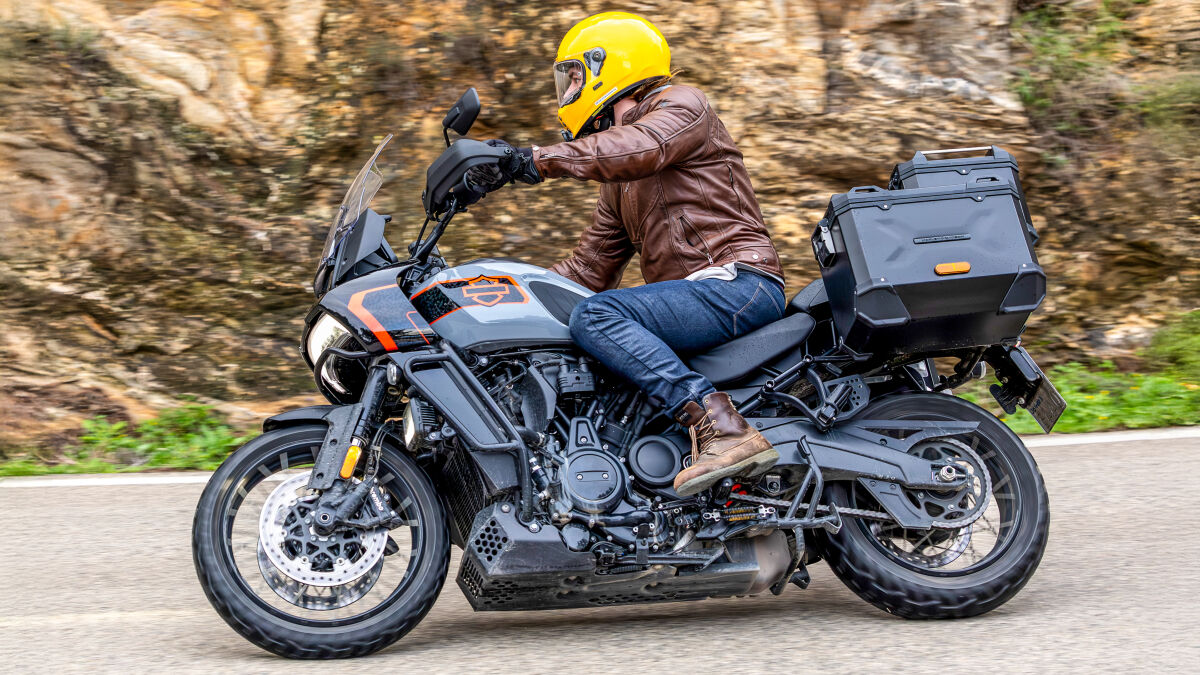 Ganz schön viel Motorrad: Die Harley-Davidson Pan America 1250 Limited bringt vollgetankt und mit drei Koffern bestückt 299 Kilogramm auf die Waage