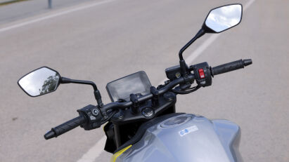 Honda CB750 Hornet mit E-Clutch – Cockpit