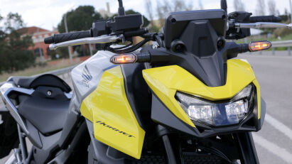 Honda CB750 Hornet mit E-Clutch – Frontlicht