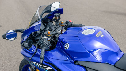 Yamaha R7 – Cockpit