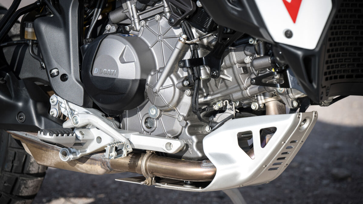 Der neue 890-ccm-Motor leistet in der DesertX 110 PS und 92 Nm Drehmoment