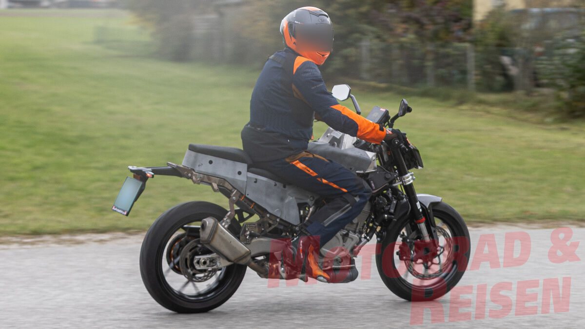 500er Naked Bike: KTM 490 Duke – Bild 1