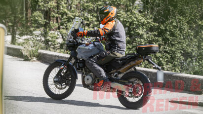 Der Rahmen der 490 Adventure ähnelt dem der 790-Familie, das Fahrwerk ist jedoch komplett neu entwickelt