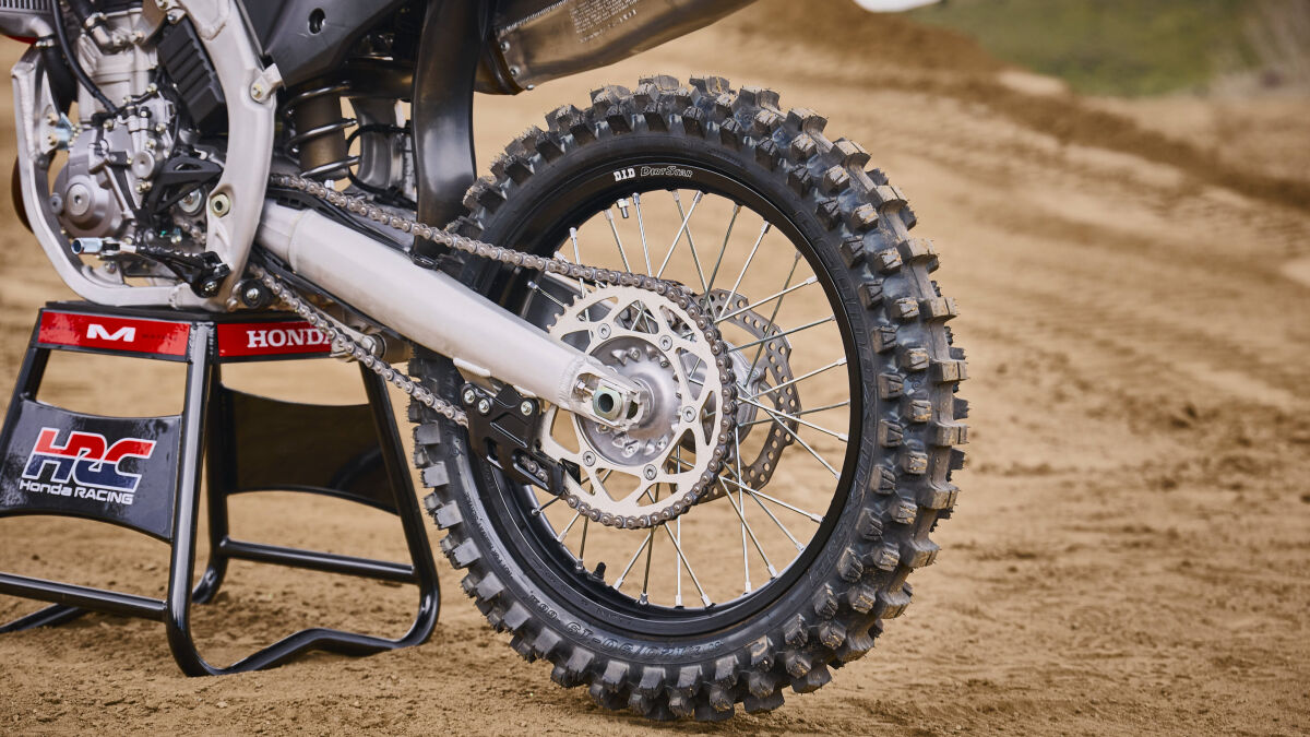 Zwei Sondermodelle aus Kumamoto  – Honda CRF-Motocrosser 2027 – Bild 11