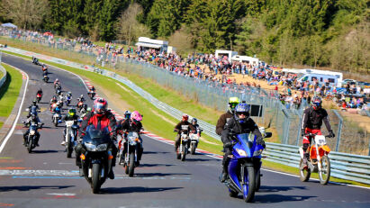 Motorradfahren auf dem Nürburgring