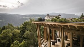 Presulis Hideaway Apartments & Restaurant
