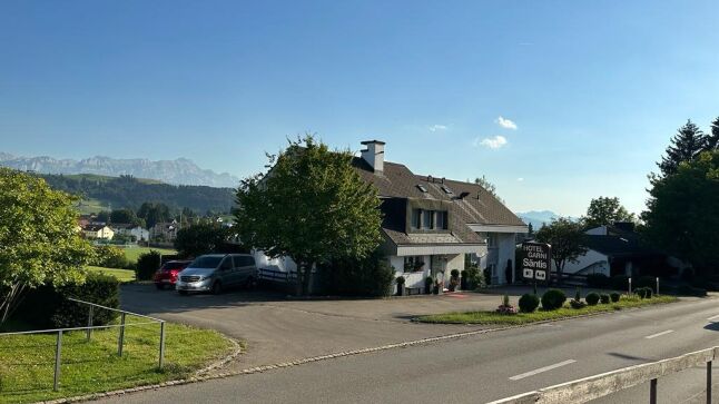 Motorradhotel - Appenzellerland - games garni Hotel Säntis