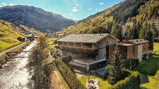 Hotel Rovanada