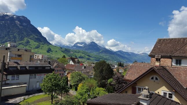 Motorradhotel - Schweizer Alpen - Hirschen Backpacker-Hotel & Pub