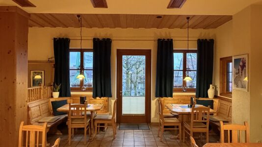 Hotel & Gasthof zum Rödelseer Schwan