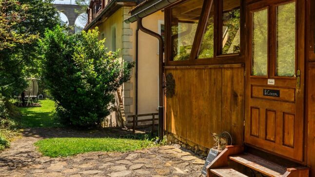 Ferienwohnung - Schweizer Jura - ECO-CHALET Beautiful Bird