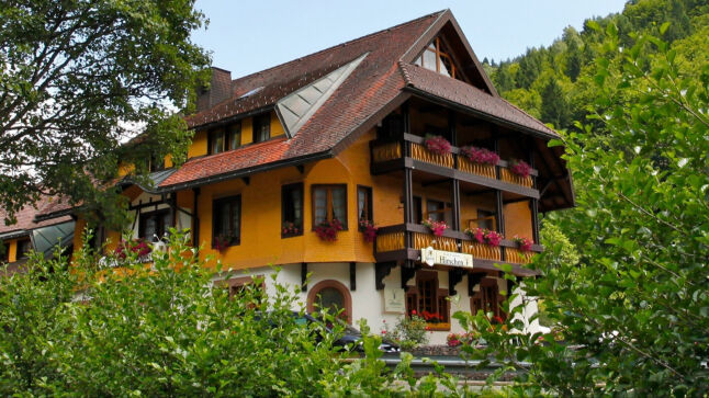 Motorradhotel - Baden-Württemberg, Breisgau, Schwarzwald - Hotel Gasthaus Hirschen
