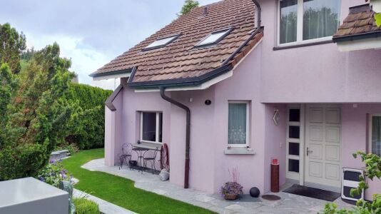 Hillside Homestay near Luzern by Menbergs Harmony Homestay