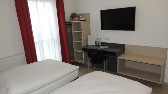 AVIA Motel Bisamberg
