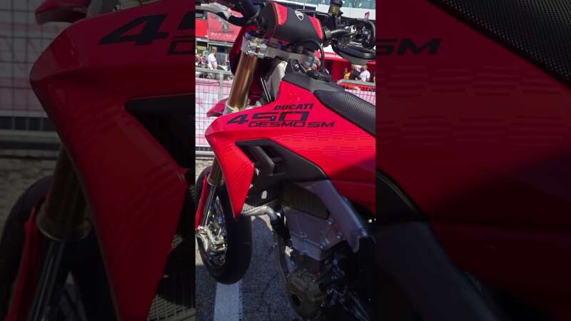 Die erste Renn-Supermoto von Ducati: Desmo450 SM